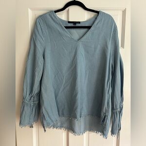 Harvé Bénard denim-look blouse, v neck with blousy sleeves, size large